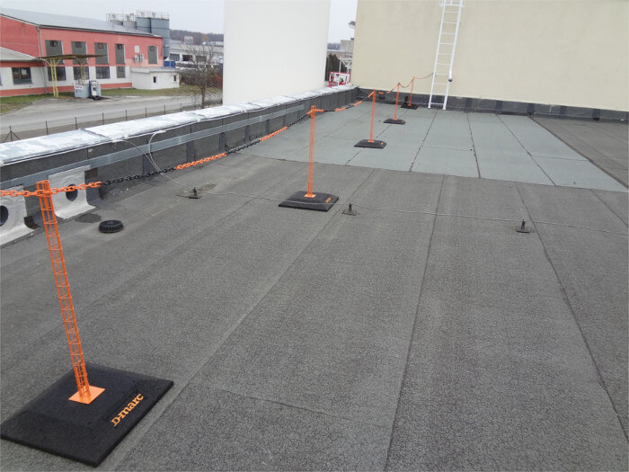 D-Marc: Barrier for Flat Roof